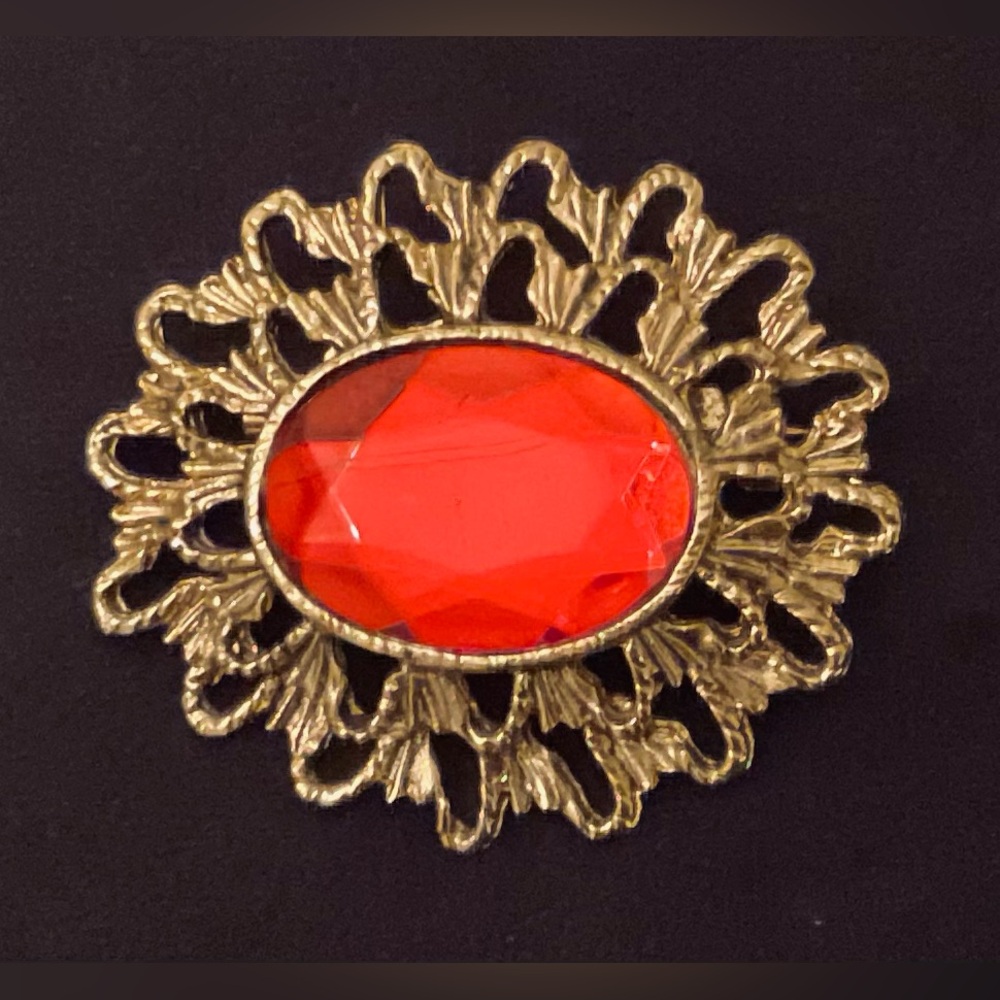 #243 Joan’s Collectibles 1960’s Goldtone Oval Brooch with Red Stone